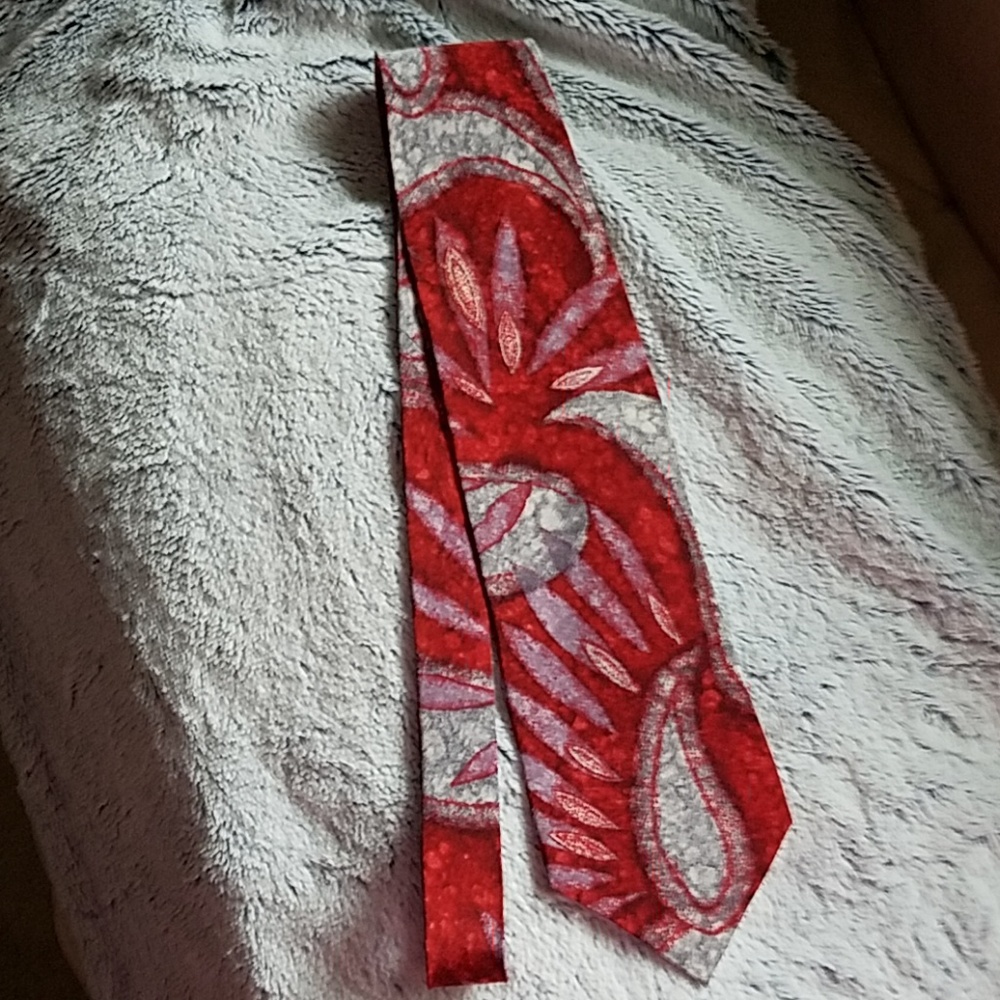 New without tag men's tie